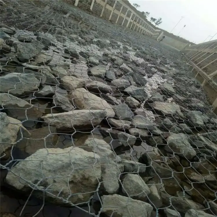 What is the slope protection effect of coated gabion mesh